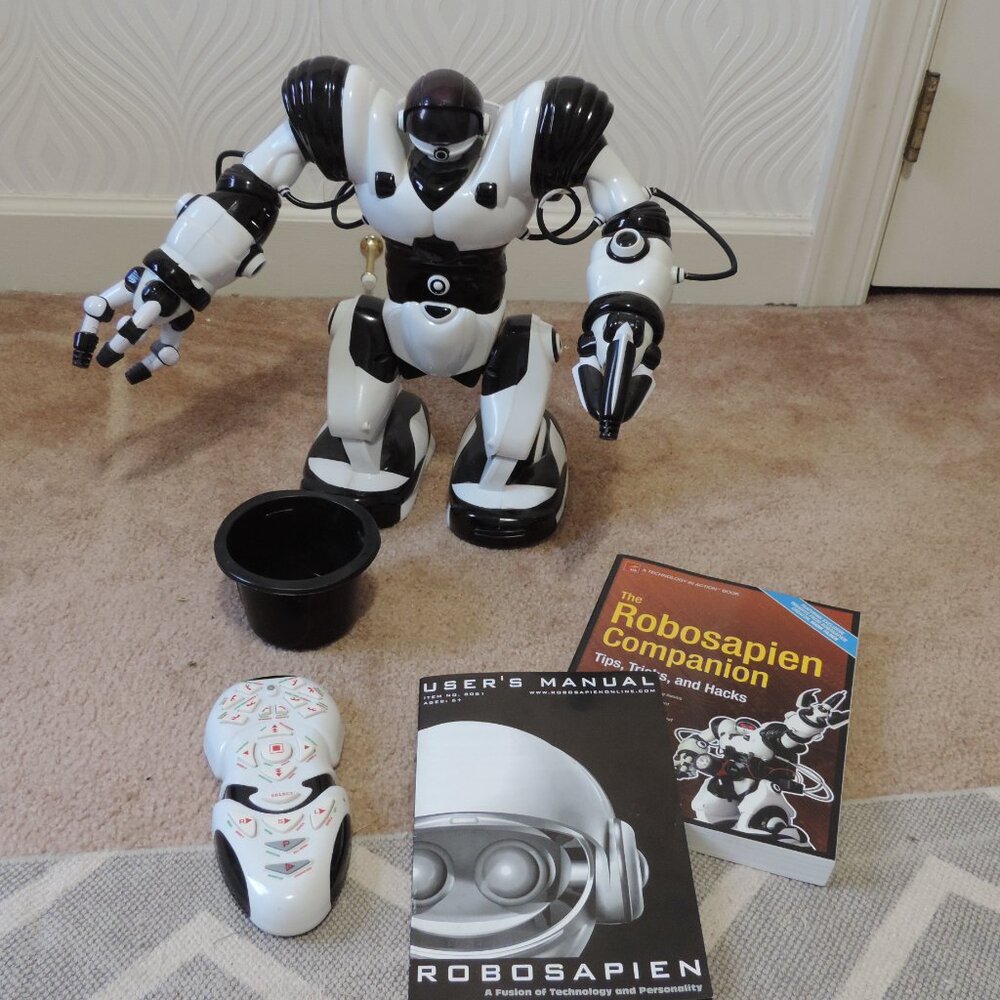 Robosapien by WowWee Never Used w/Remote, Manual, Cup, and Companion book